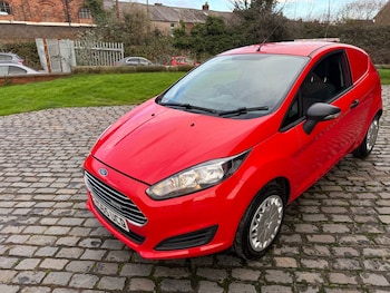 Used Ford Fiesta 2015 for sale - 76687381: Photo