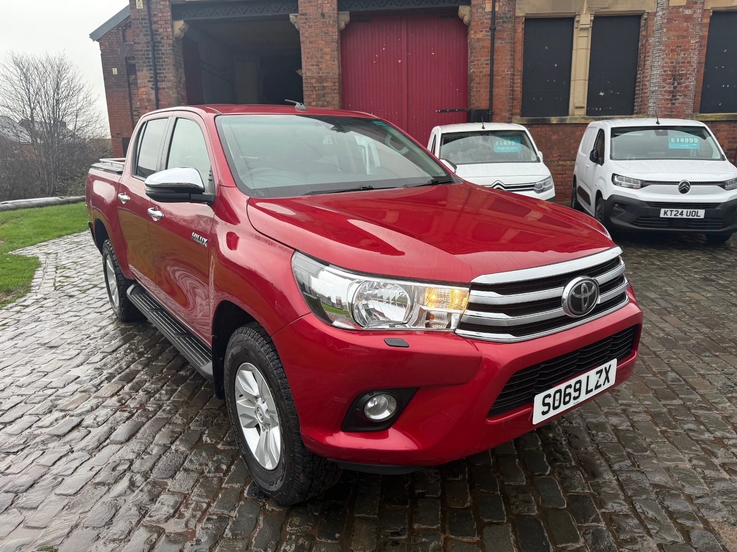 Used Toyota Hilux 2019 for sale - 77165314: Photo 2