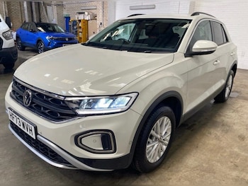 Used Volkswagen T-Roc 2023 for sale - 78790307: Photo