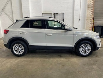 Used Volkswagen T-Roc 2023 for sale - 78790307: Photo