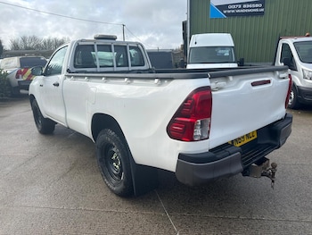Used Toyota Hilux 2019 for sale - 78574706: Photo