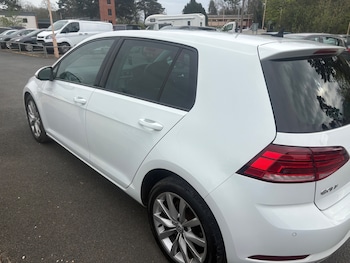 Used Volkswagen Golf 2017 for sale - 78197188: Photo