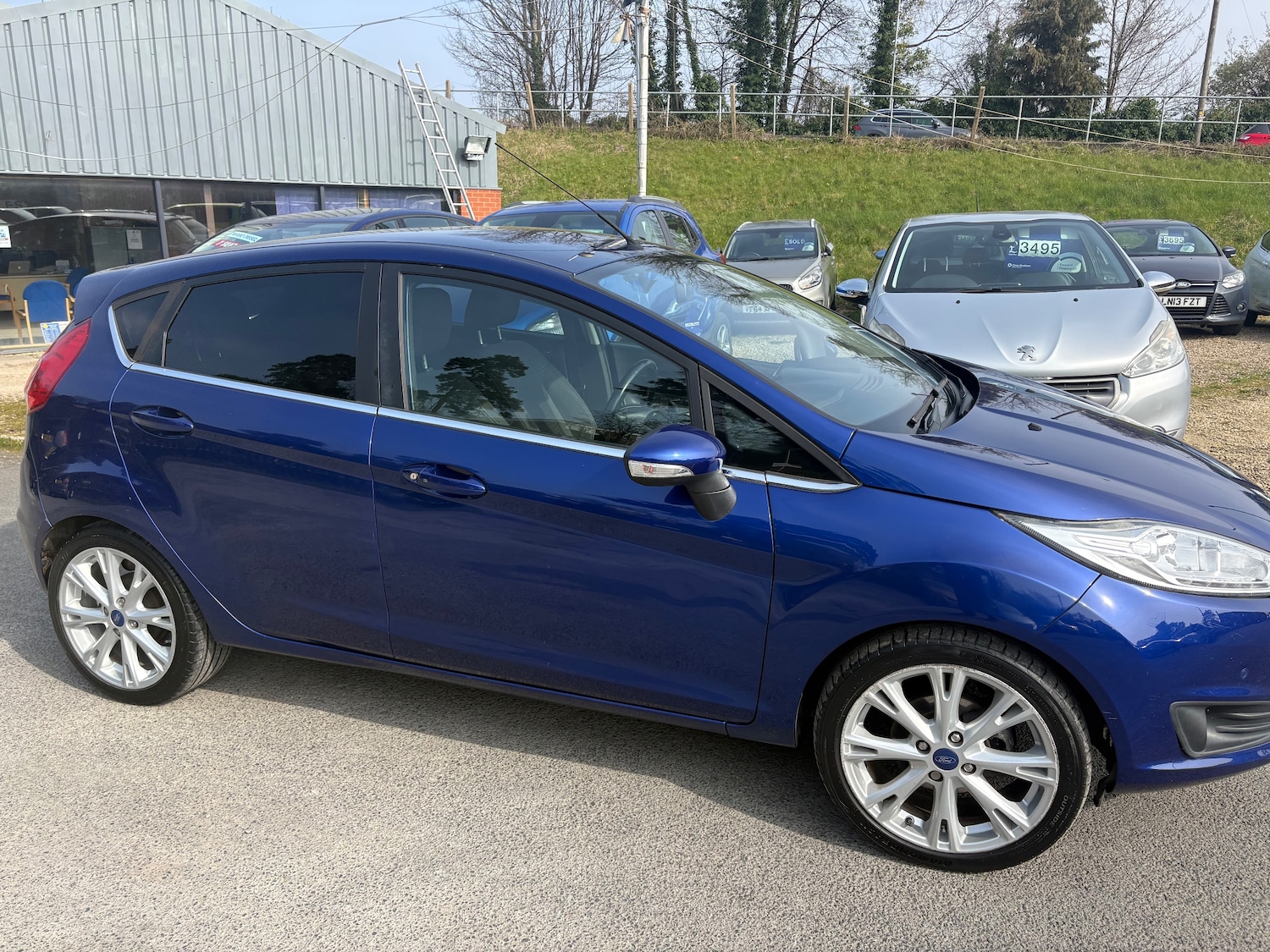Used Ford Fiesta 2015 for sale - 77974059: Photo 2