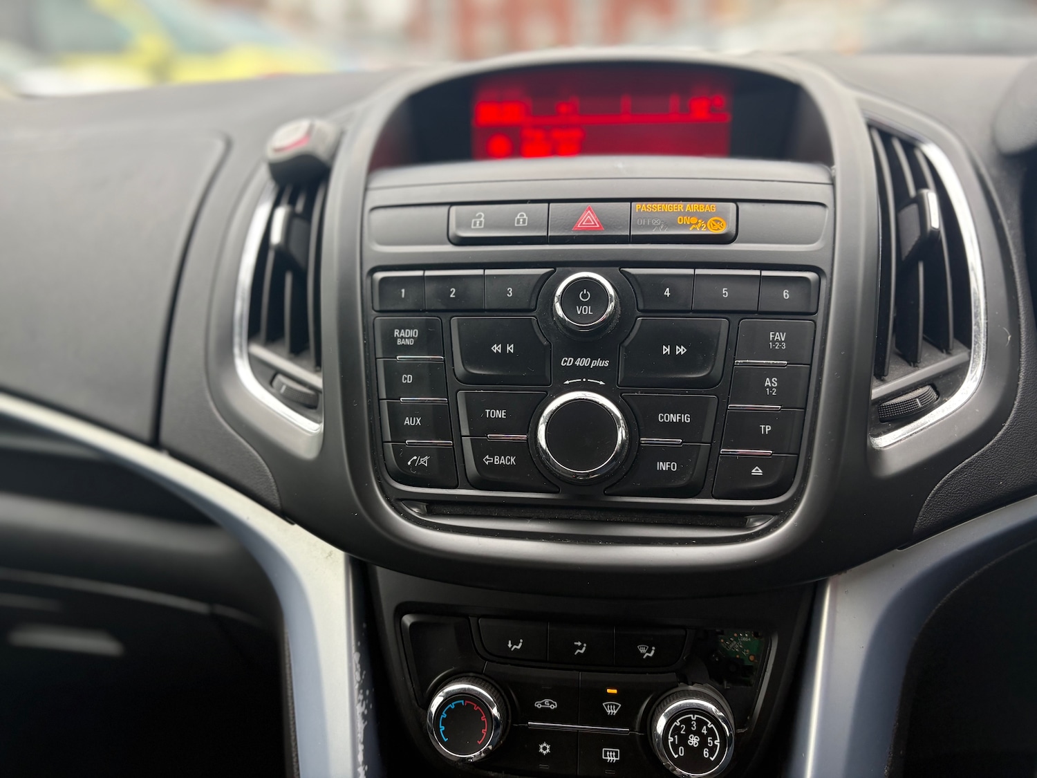 Used Vauxhall Zafira Tourer 2015 for sale - 77436347: Photo 12