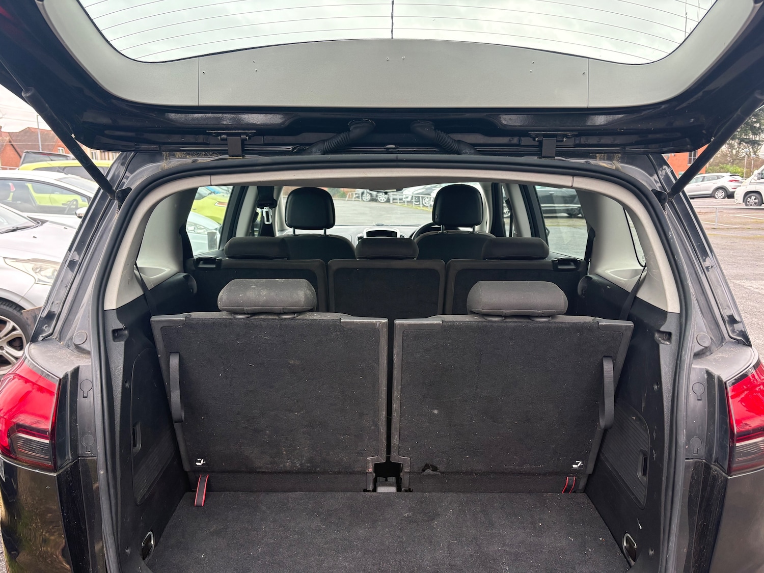 Used Vauxhall Zafira Tourer 2015 for sale - 77436347: Photo 5