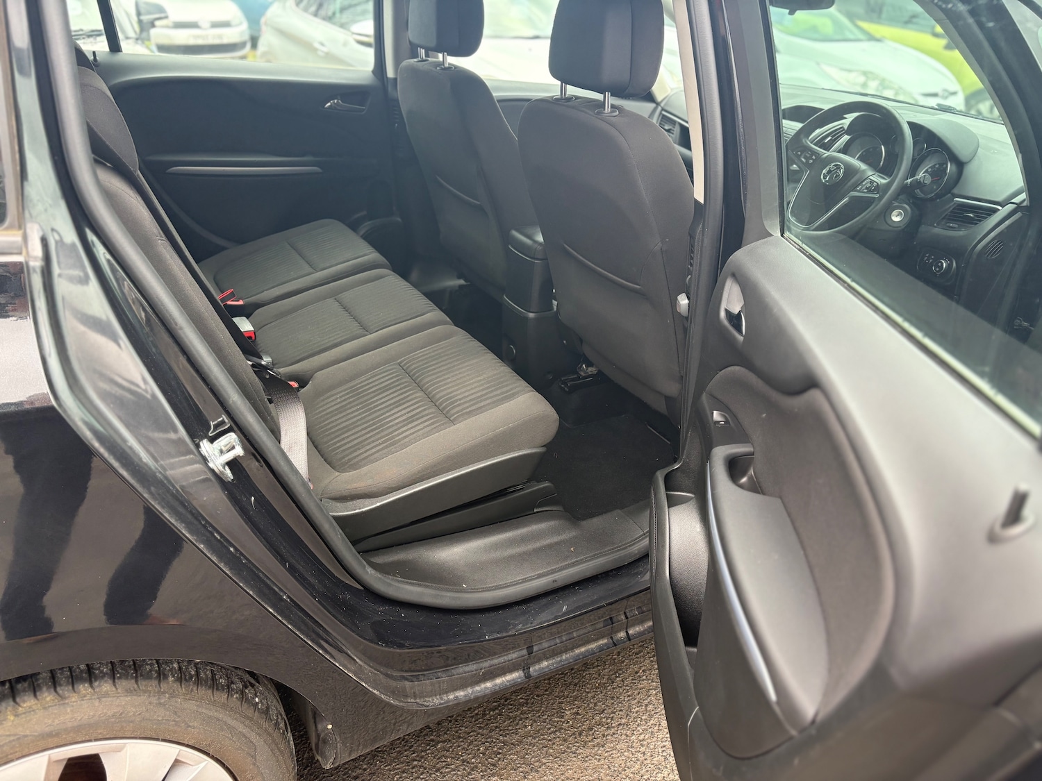 Used Vauxhall Zafira Tourer 2015 for sale - 77436347: Photo 8