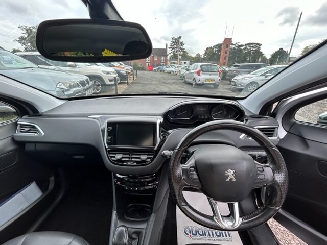 Used Peugeot 208 2013 for sale - 77436357: Photo 6