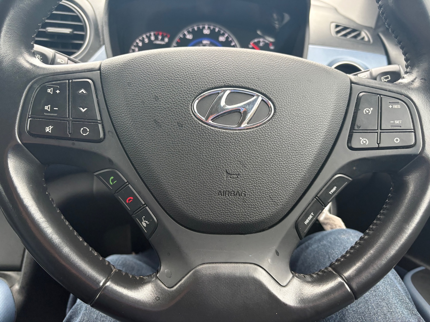 Used Hyundai i10 2015 for sale - 77614642: Photo 11