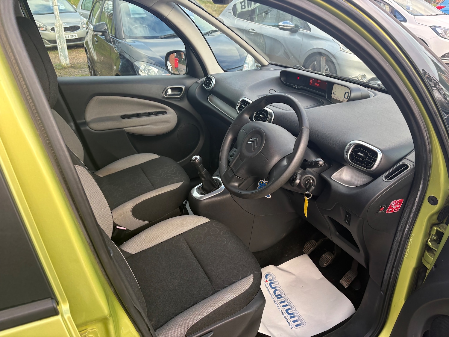 Used Citroen C3 Picasso 2009 for sale - 77436358: Photo 8