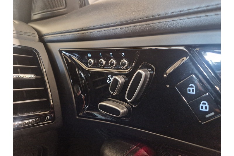 Used Jaguar F-Type for sale - 77932626: Photo 49