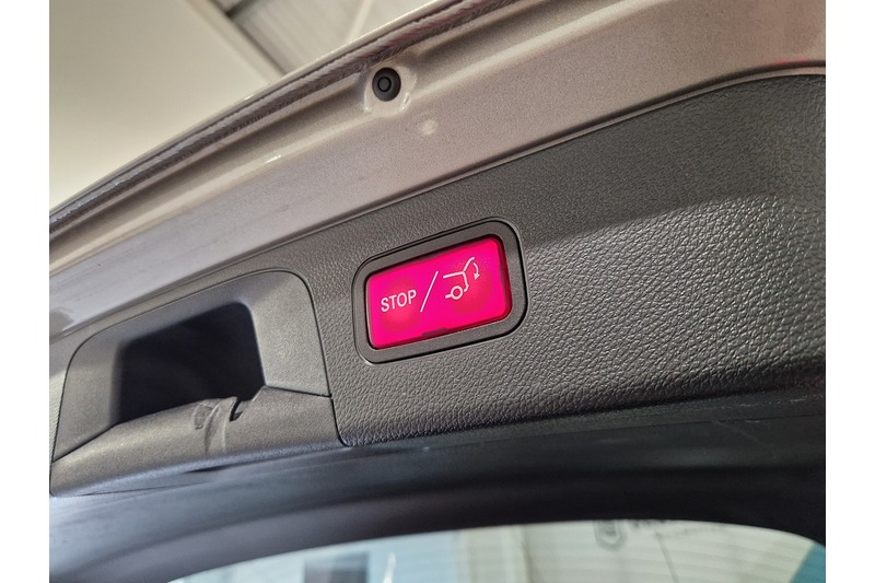 Used Mercedes-Benz GLC 2021 for sale - 76625255: Photo 30