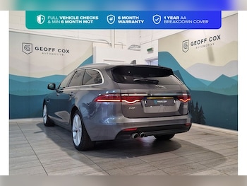 Used Jaguar XF 2018 for sale - 76625282: Photo