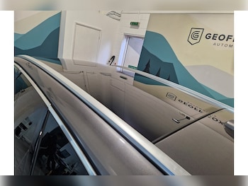 Used Jaguar XF 2018 for sale - 76625282: Photo