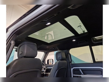 Used Land Rover Defender 2022 for sale - 78710310: Photo