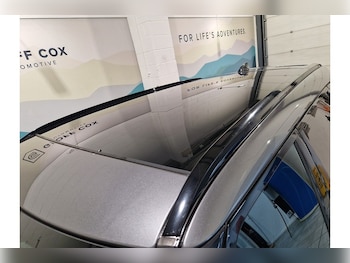 Used Land Rover Range Rover Velar 2017 for sale - 76625254: Photo