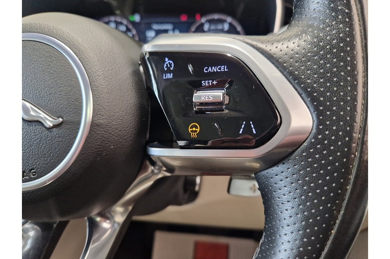 Used Jaguar F-Pace 2021 for sale - 77247340: Photo 11