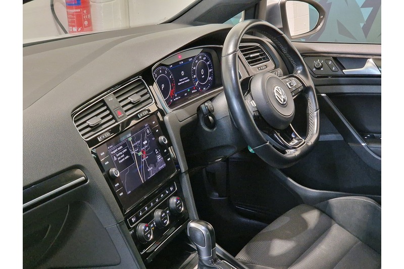 Used Volkswagen Golf 2018 for sale - 78083648: Photo 50