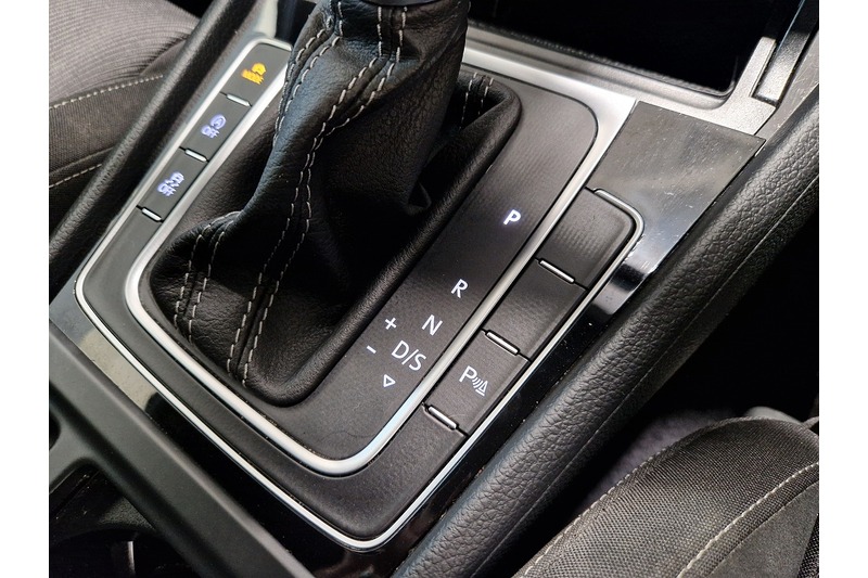 Used Volkswagen Golf 2018 for sale - 78083648: Photo 59