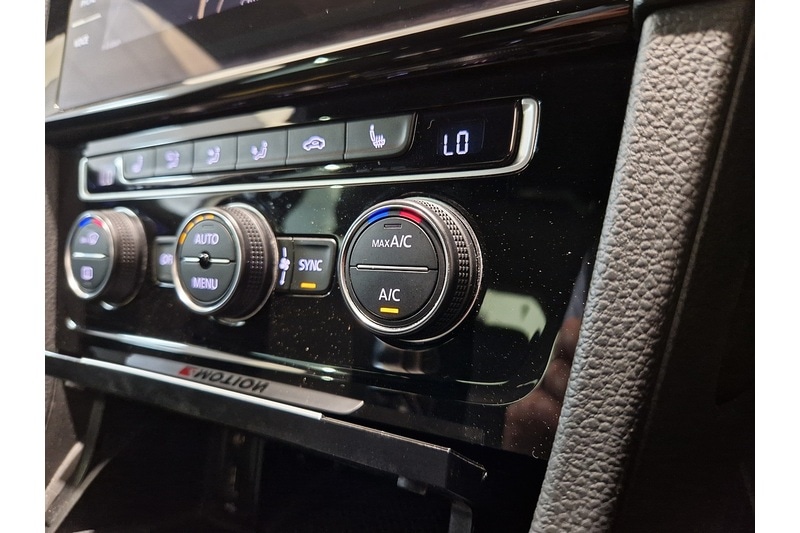 Used Volkswagen Golf 2018 for sale - 78083648: Photo 61