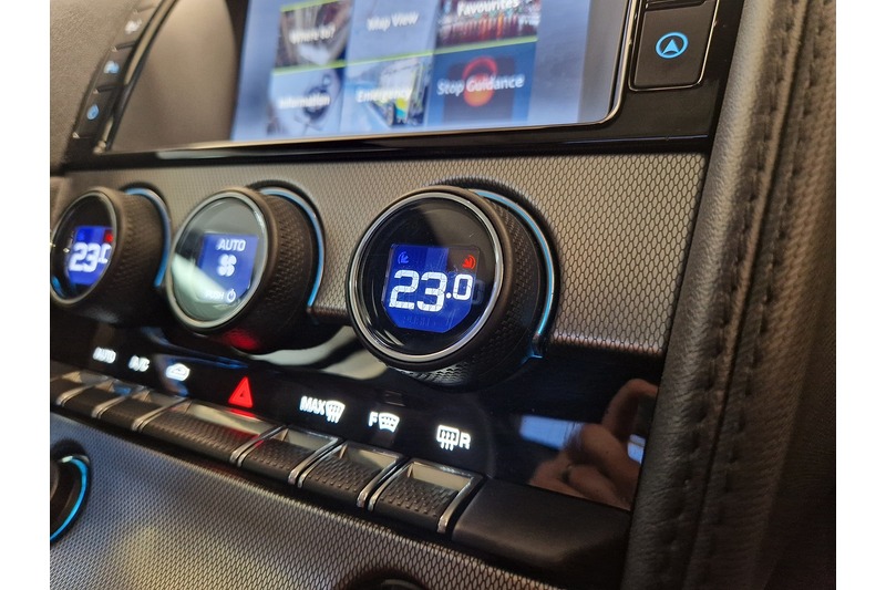 Used Jaguar F-Type 2017 for sale - 77817984: Photo 32