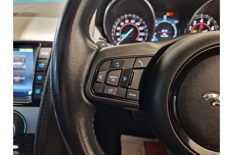 Used Jaguar F-Type 2017 for sale - 77817984: Photo 41