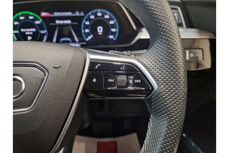 Used Audi e-tron 2022 for sale - 76625295: Photo 67