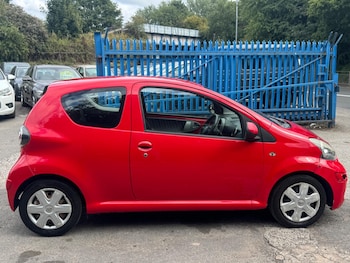 Used Toyota AYGO 2009 for sale - 75624013: Photo
