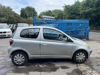 Used Toyota Yaris 2001 for sale - 75540155: Photo