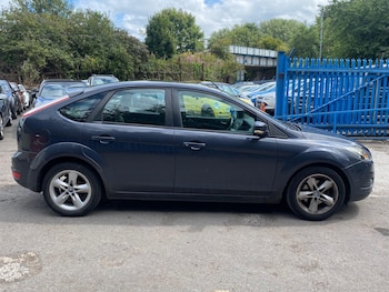 Used Ford Focus 2010 for sale - 75464195: Photo