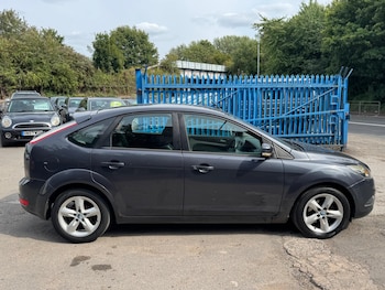 Used Ford Focus 2010 for sale - 75464195: Photo