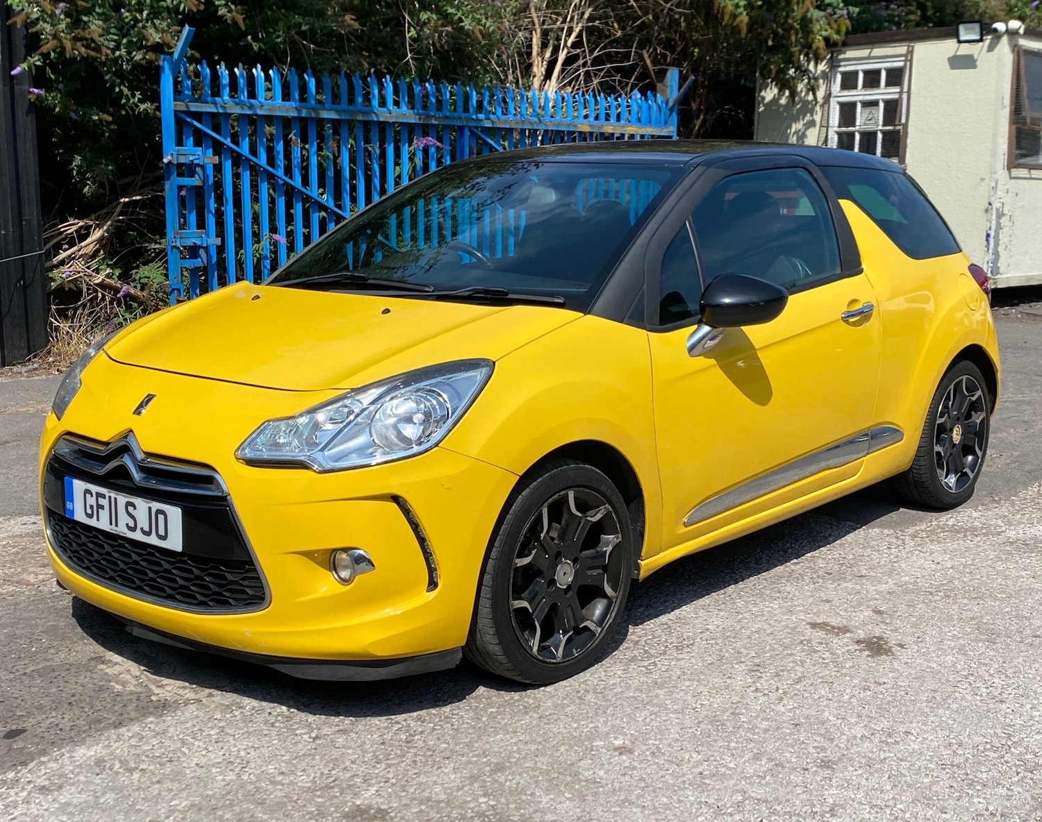 Citroen DS3 (11) - 1.6 e-HDi Airdream DStyle Plus Euro 5 (s/s) 3dr - Image 2