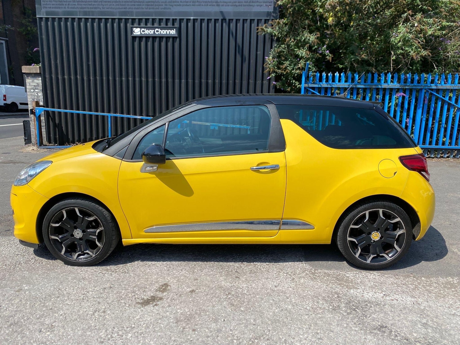 Citroen DS3 (11) - 1.6 e-HDi Airdream DStyle Plus Euro 5 (s/s) 3dr - Image 4
