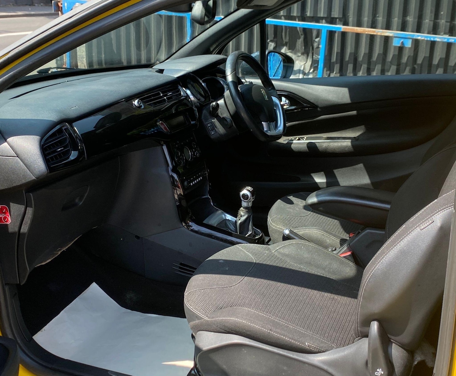 Citroen DS3 (11) - 1.6 e-HDi Airdream DStyle Plus Euro 5 (s/s) 3dr - Image 9