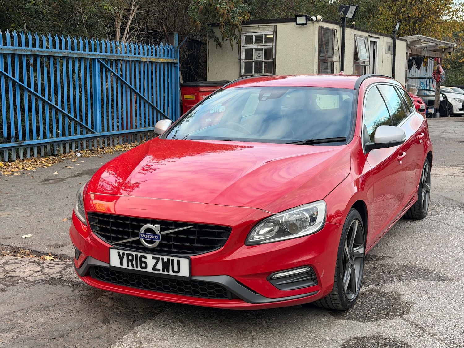 Used Volvo V60 2016 for sale - 76370963: Photo 2