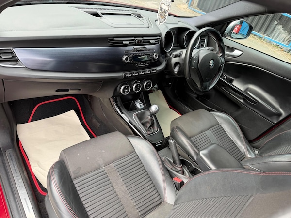 Used Alfa Romeo Giulietta 2011 for sale - 76214542: Photo 14