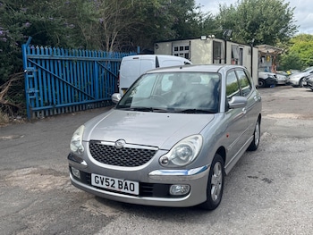 Used Daihatsu Sirion 2002 for sale - 76214507: Photo 2