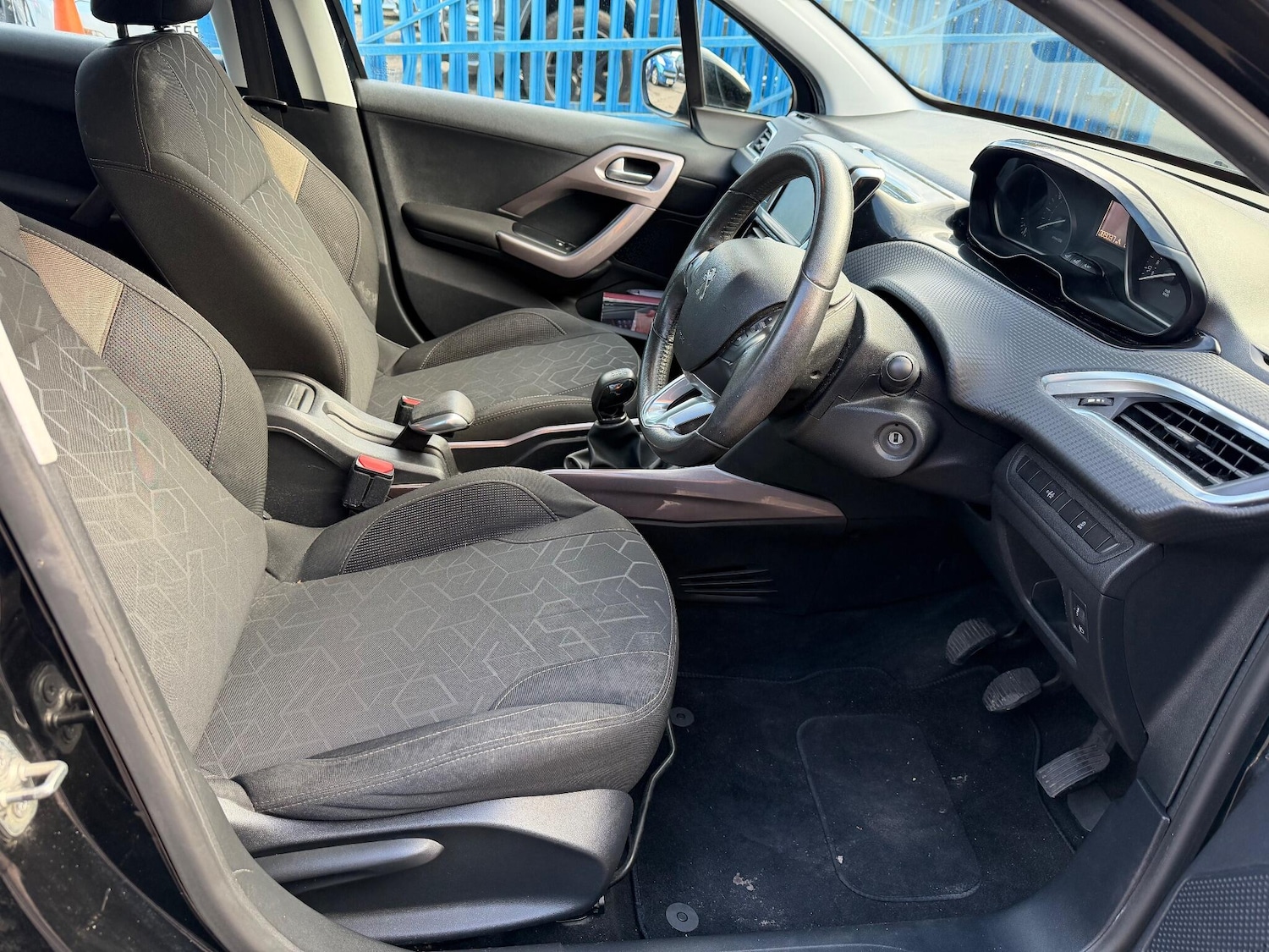 Used Peugeot 2008 2016 for sale - 76389407: Photo 13