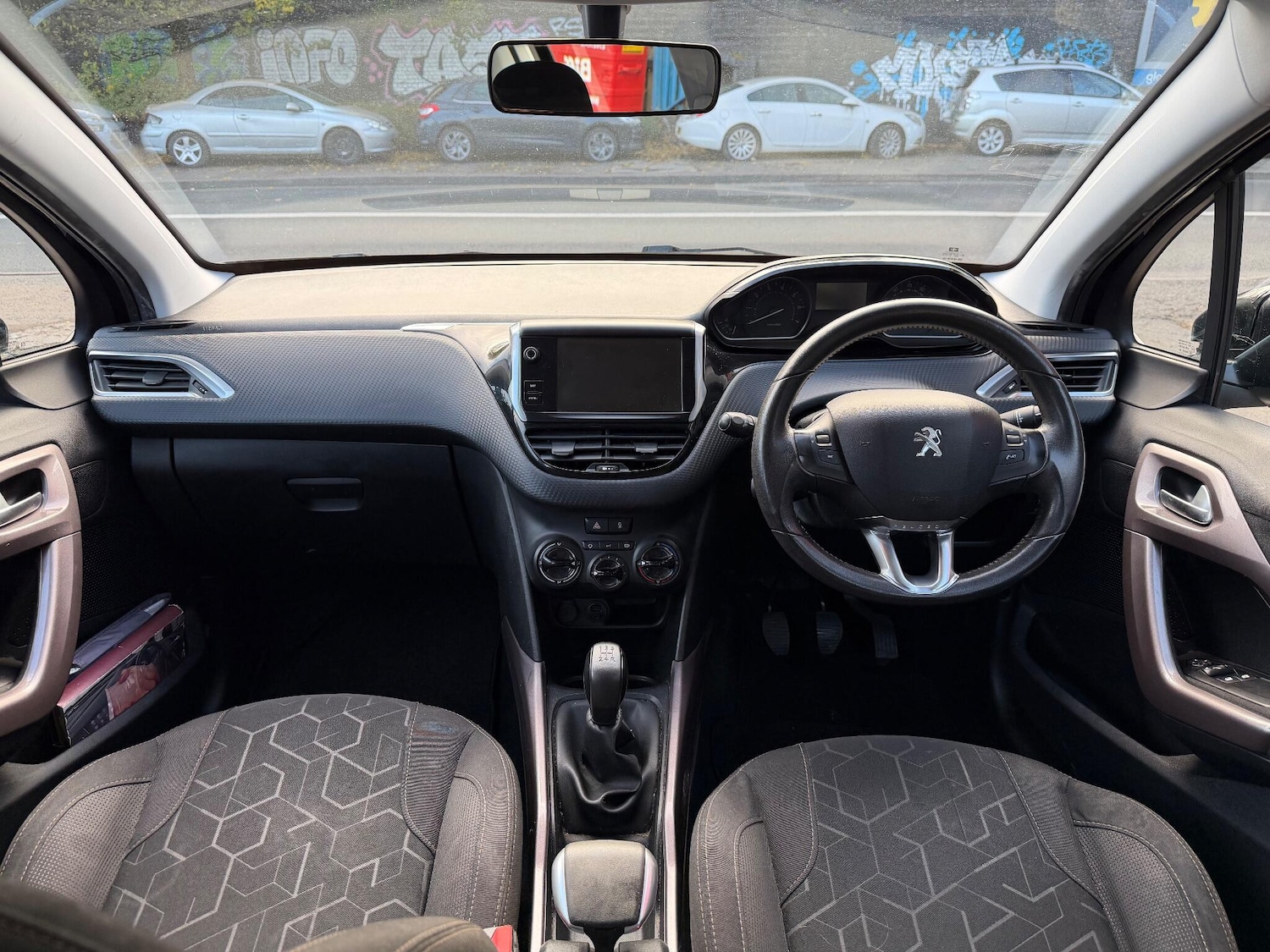 Used Peugeot 2008 2016 for sale - 76389407: Photo 8