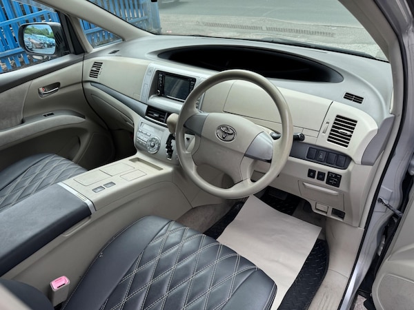 Used Toyota Estima 2018 for sale - 76214691: Photo 12