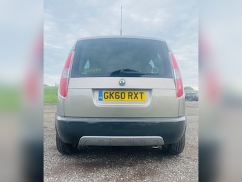 Used Skoda Roomster 2010 for sale - 76450454: Photo