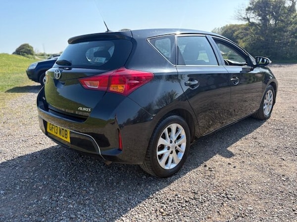 Used Toyota Auris 2013 for sale - 74824590: Photo 3