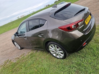 Used Mazda Mazda3 2016 for sale - 75555909: Photo