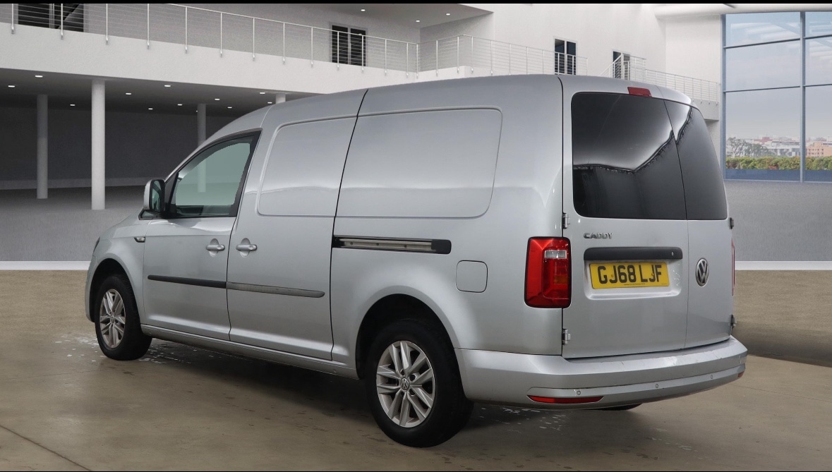 Used Volkswagen Caddy Maxi 2018 for sale - 76384188: Photo 3