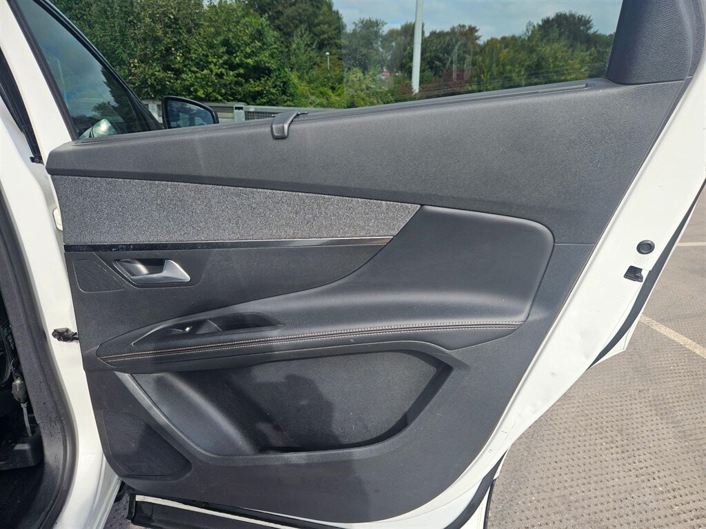 Used Peugeot 5008 2018 for sale - 77364386: Photo 32