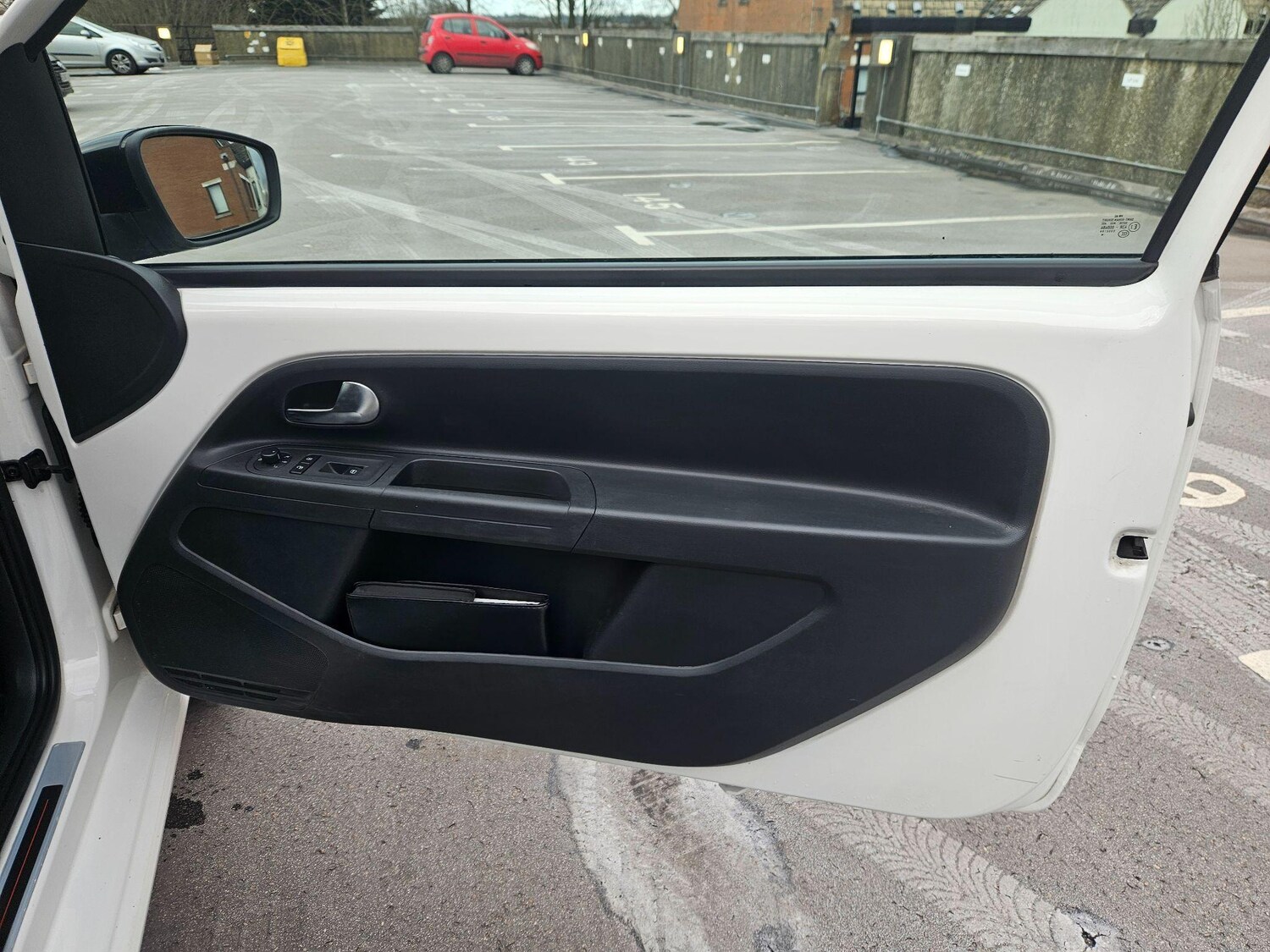 Used Volkswagen up! 2014 for sale - 77376653: Photo 18