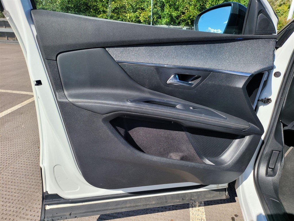 Used Peugeot 5008 2020 for sale - 77364385: Photo 30