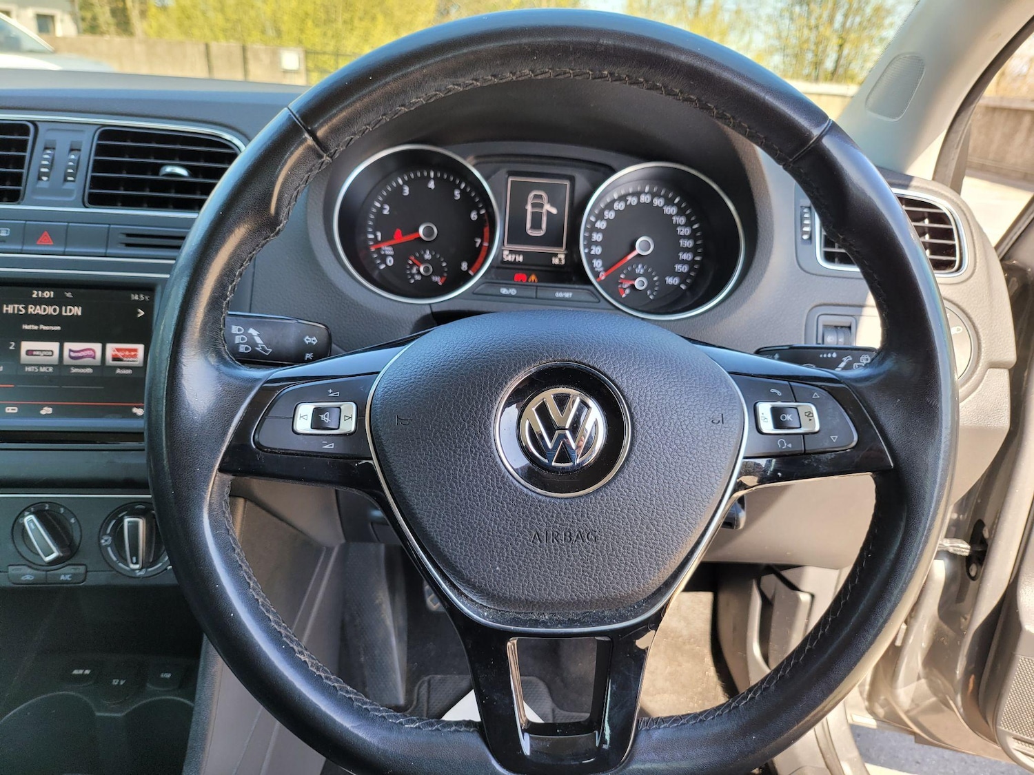 Used Volkswagen Polo 2015 for sale - 77377686: Photo 31
