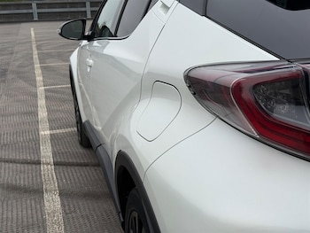 Used Toyota C-HR 2018 for sale - 77364381: Photo