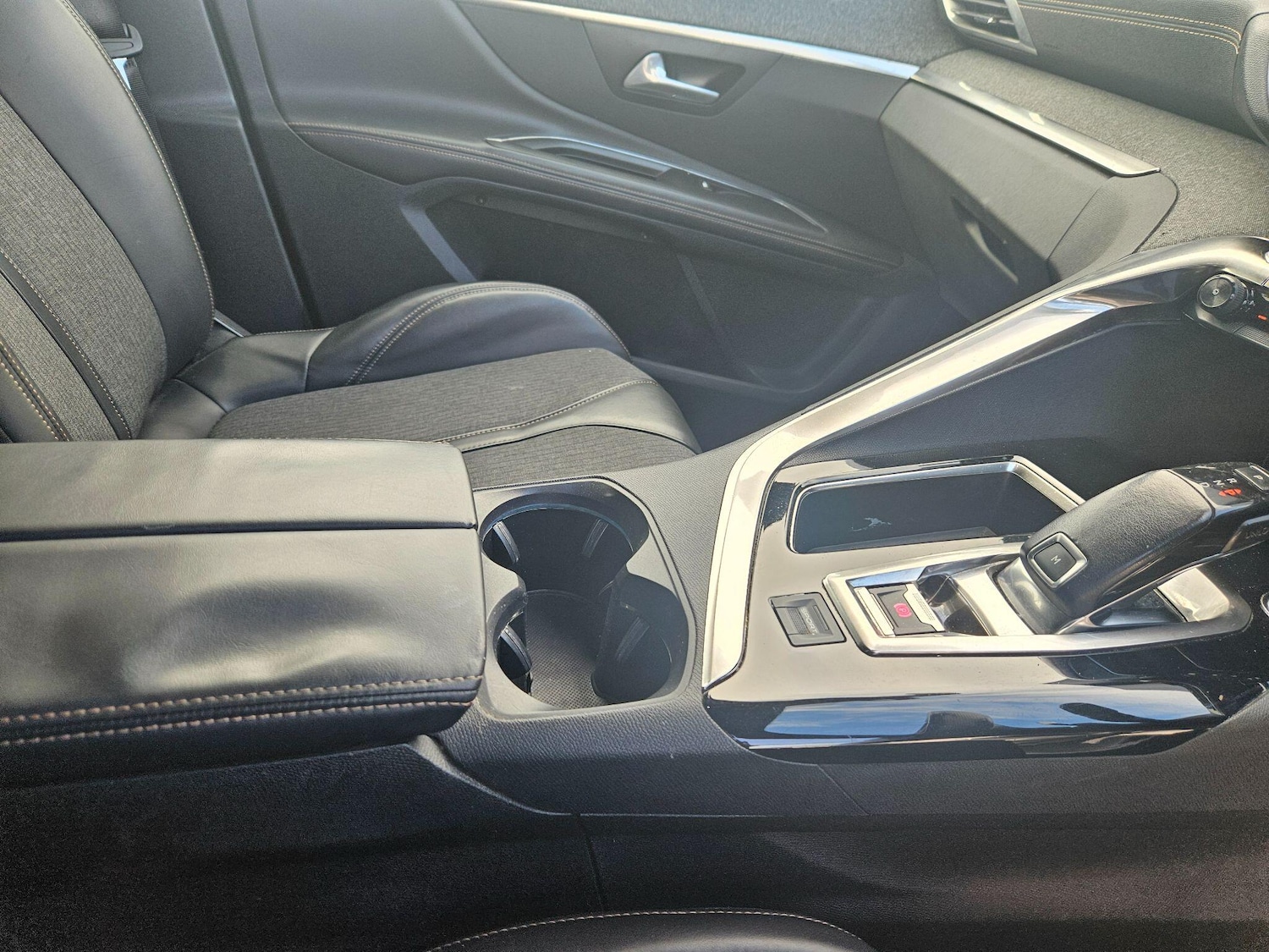 Used Peugeot 5008 2018 for sale - 77376296: Photo 12