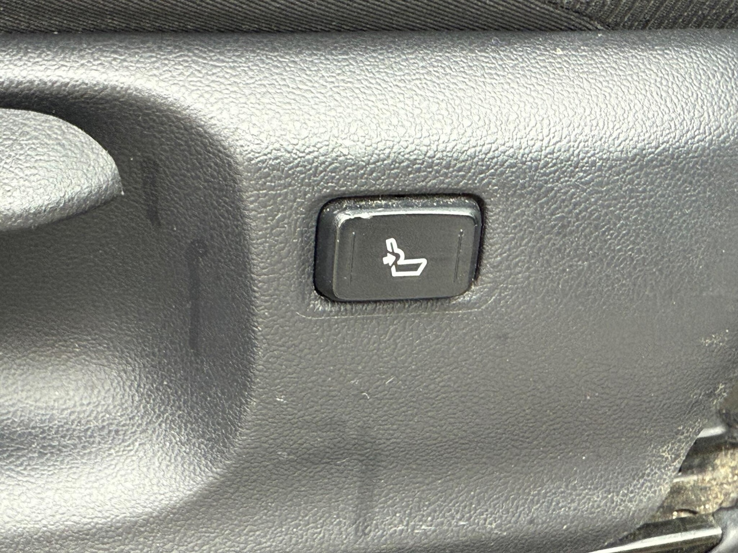 Used Toyota C-HR 2018 for sale - 77377660: Photo 31